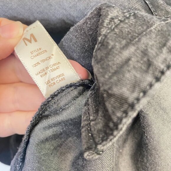 Chambrai Dark Button Down Top - Picture 6 of 9